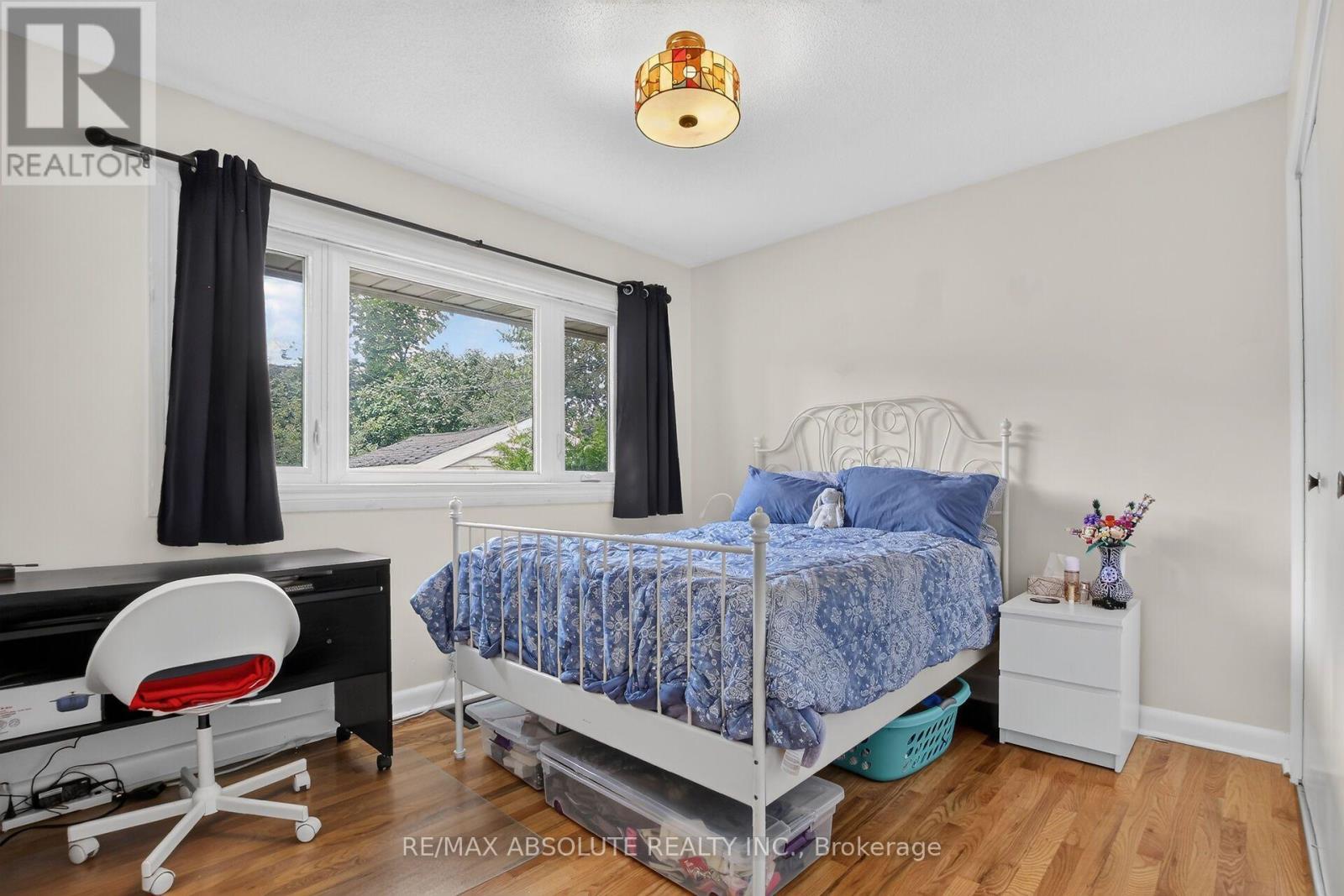 511 Penhill Avenue, Ottawa, ON - Indoor Photo Showing Bedroom