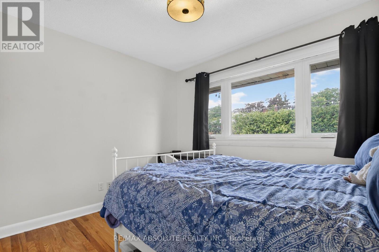 511 Penhill Avenue, Ottawa, ON - Indoor Photo Showing Bedroom