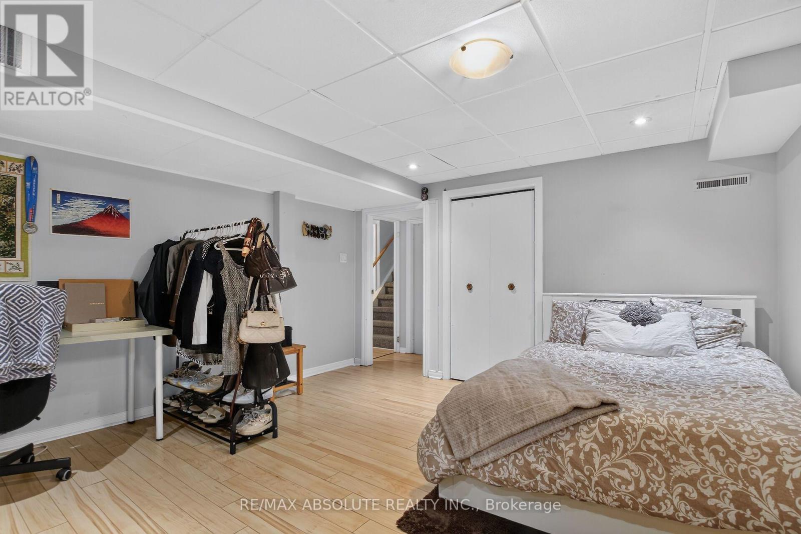511 Penhill Avenue, Ottawa, ON - Indoor Photo Showing Bedroom