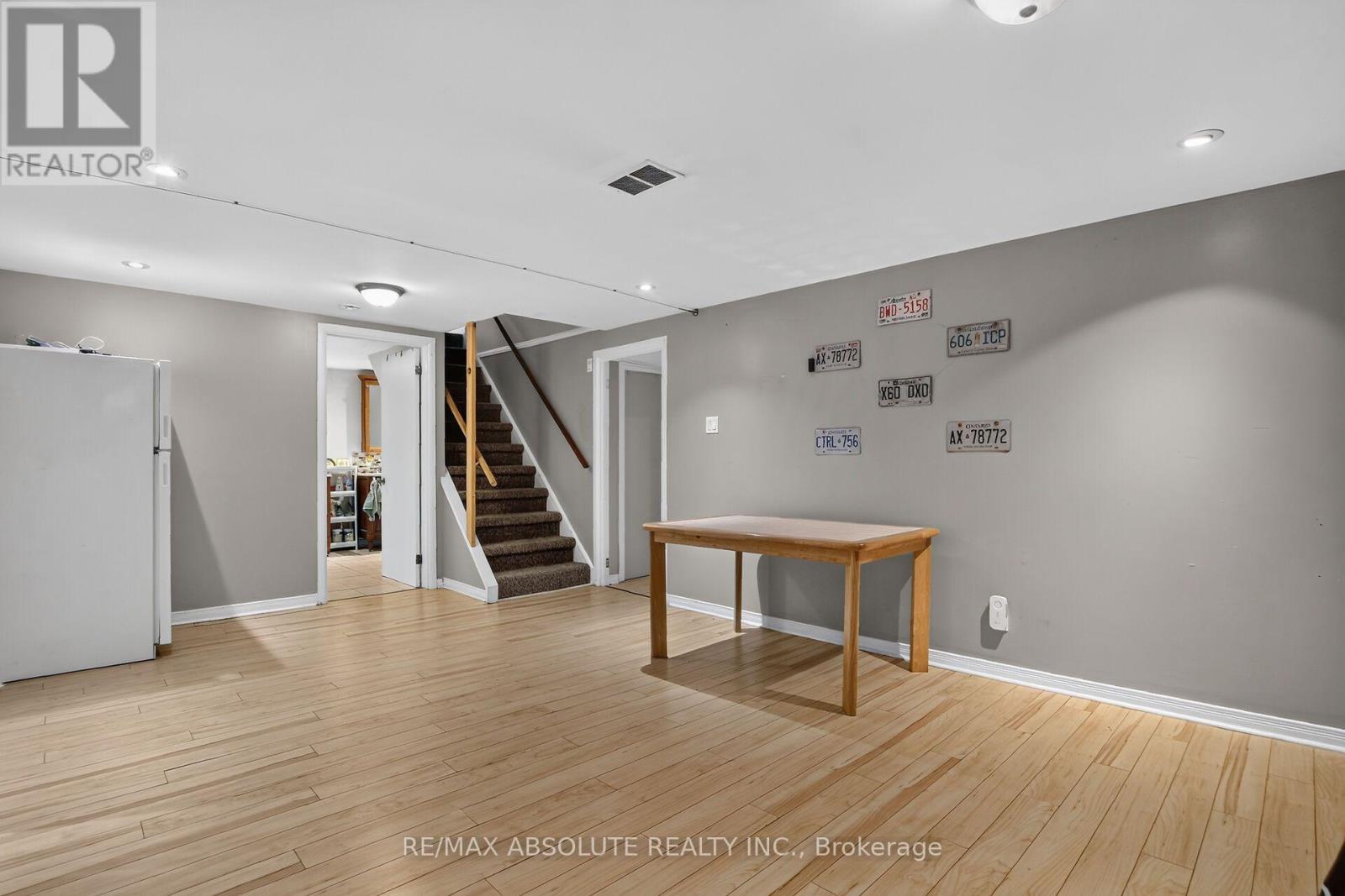511 Penhill Avenue, Ottawa, ON - Indoor Photo Showing Other Room