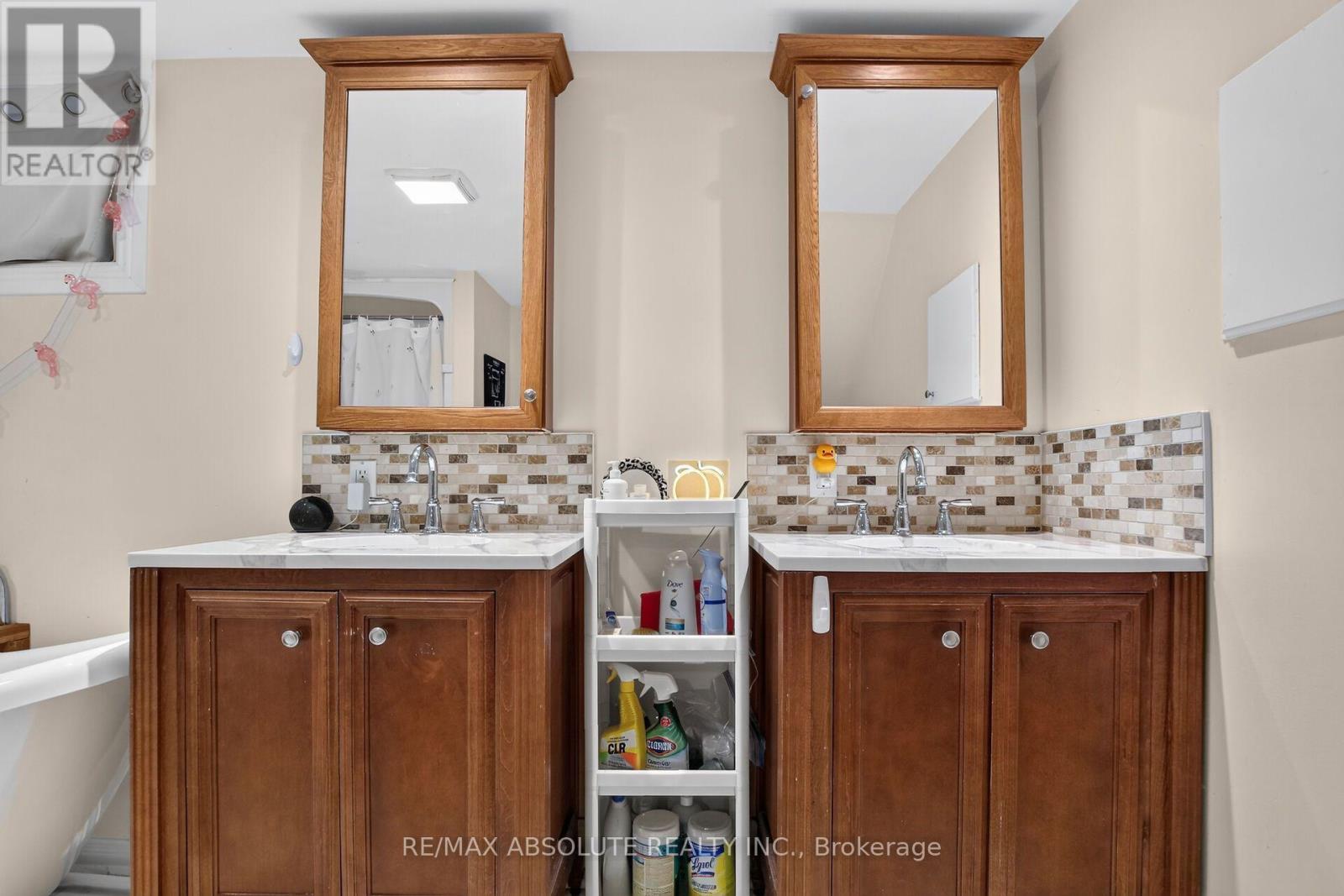 511 Penhill Avenue, Ottawa, ON - Indoor Photo Showing Other Room
