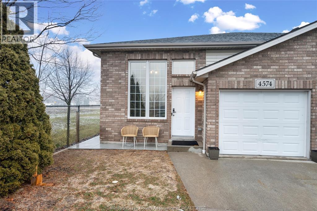4574 Tumbleweed Crescent, Windsor, ON - Outdoor