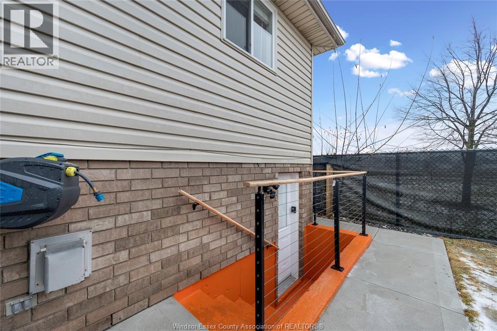 4574 Tumbleweed Crescent, Windsor, ON - Outdoor