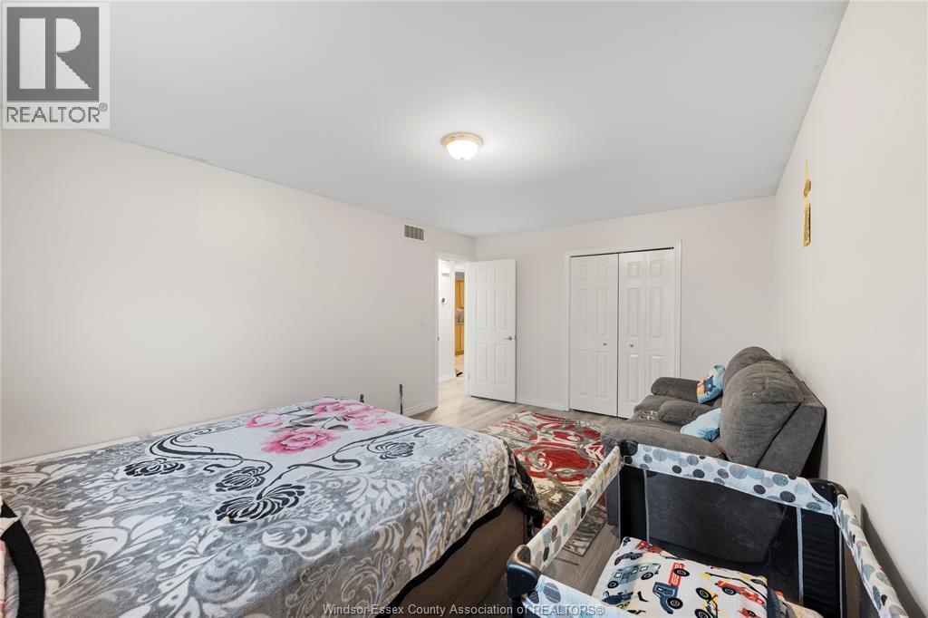 4574 Tumbleweed Crescent, Windsor, ON - Indoor Photo Showing Bedroom