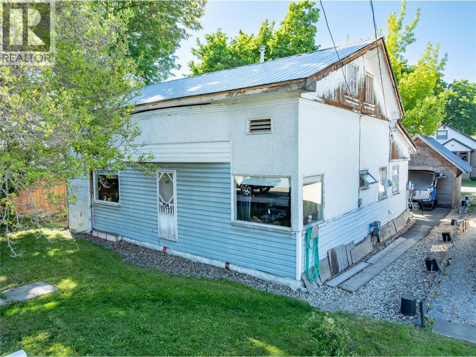 704 Knight Avenue, Enderby, BC