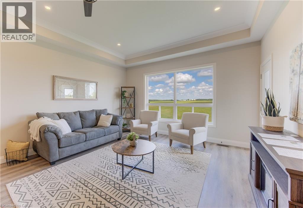 98 Bedell Drive, Drayton, ON - Indoor Photo Showing Living Room