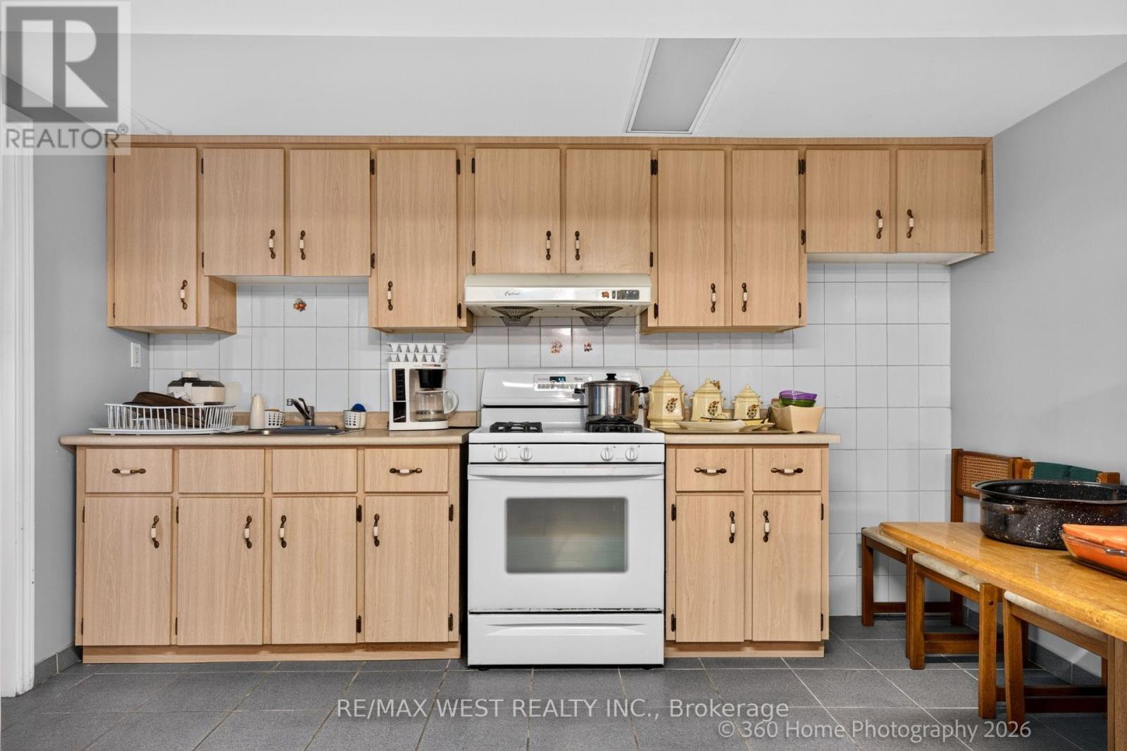 4157 Ottewell Crescent, Mississauga, ON - Indoor Photo Showing Kitchen
