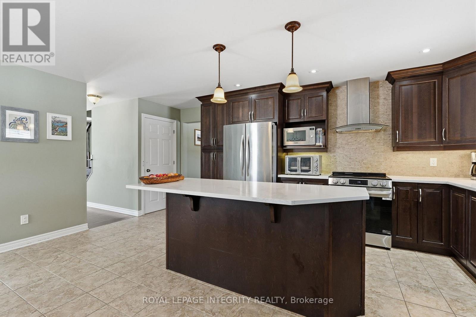 stainless steel appliances - 53 Beaver Lane, The Nation, ON - Indoor Photo Showing Kitchen With Upgraded Kitchen