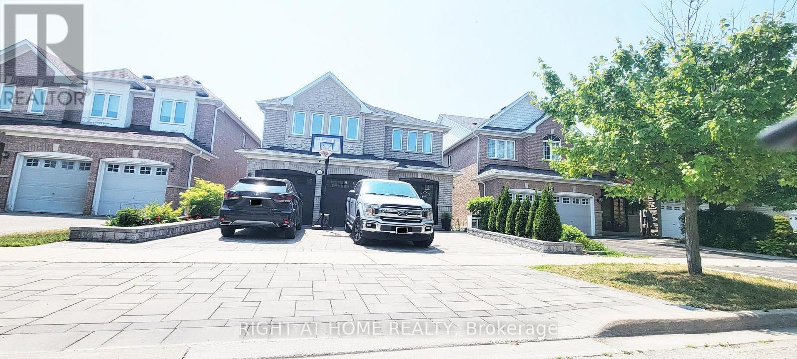 46 Danpatrick Drive, Richmond Hill, ON - Outdoor