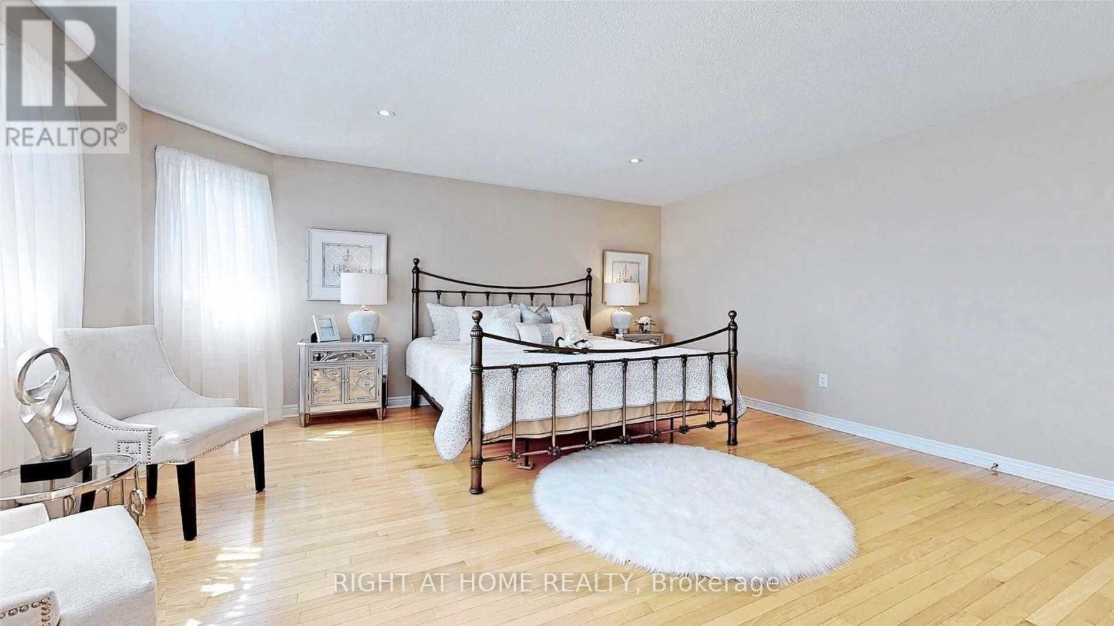 46 Danpatrick Drive, Richmond Hill, ON - Indoor Photo Showing Bedroom