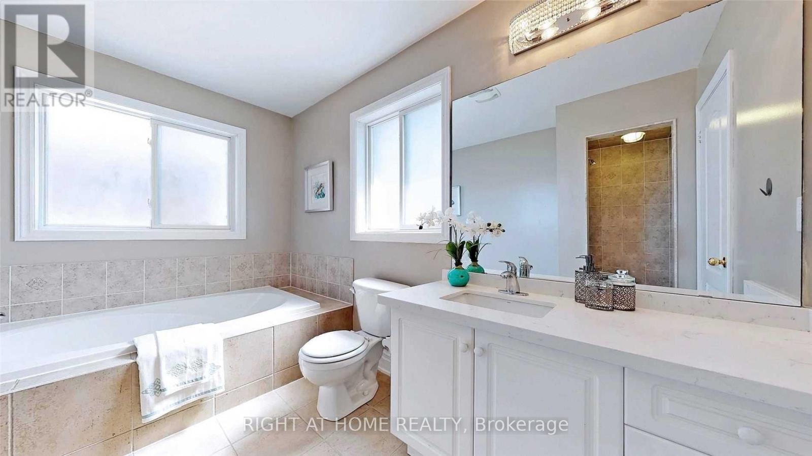 46 Danpatrick Drive, Richmond Hill, ON - Indoor Photo Showing Bathroom