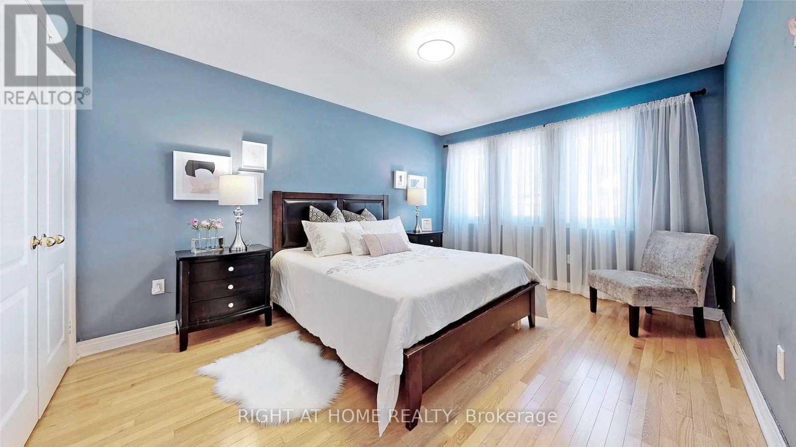 46 Danpatrick Drive, Richmond Hill, ON - Indoor Photo Showing Bedroom