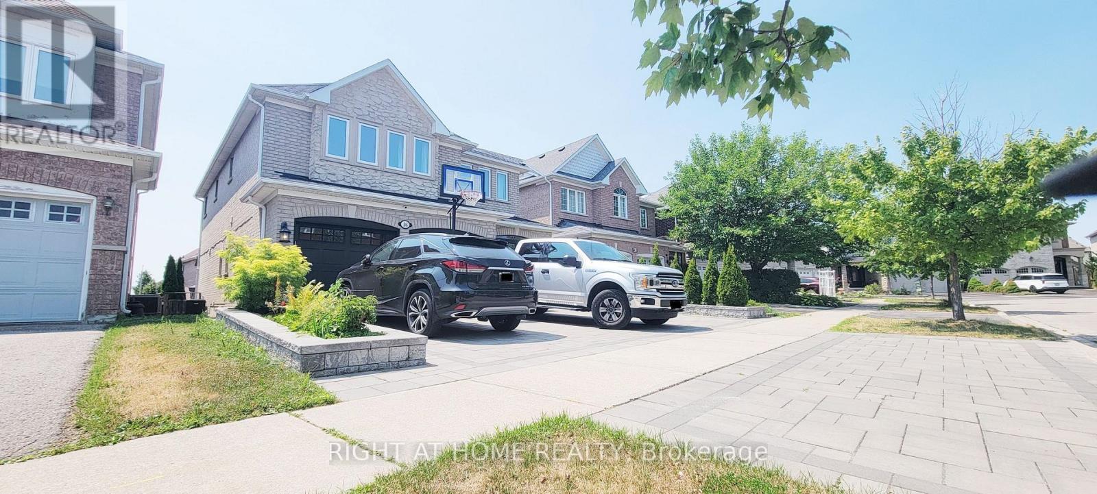 46 Danpatrick Drive, Richmond Hill, ON - Outdoor