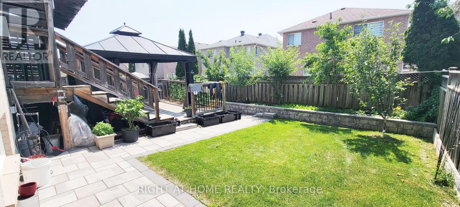 46 Danpatrick Drive, Richmond Hill, ON - Outdoor