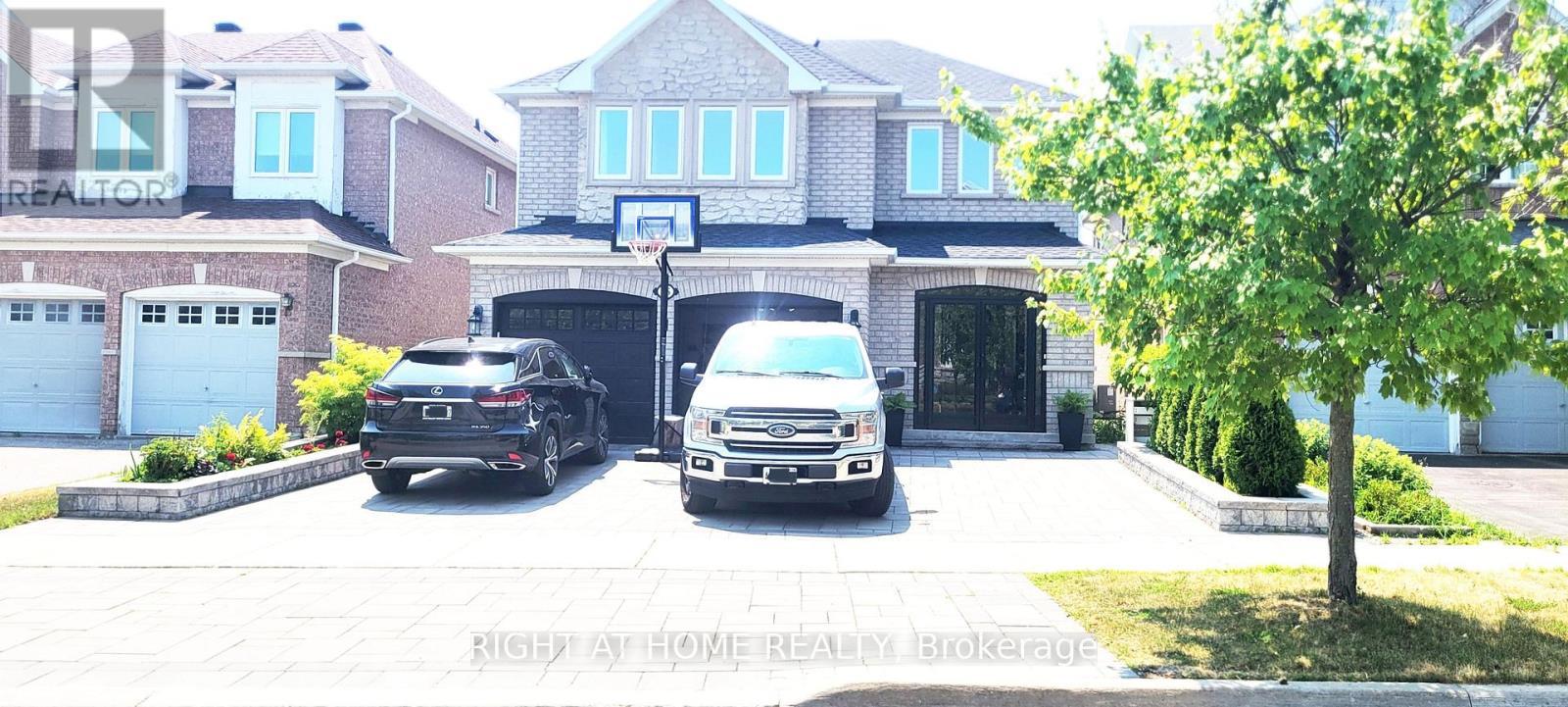 46 Danpatrick Drive, Richmond Hill, ON - Outdoor