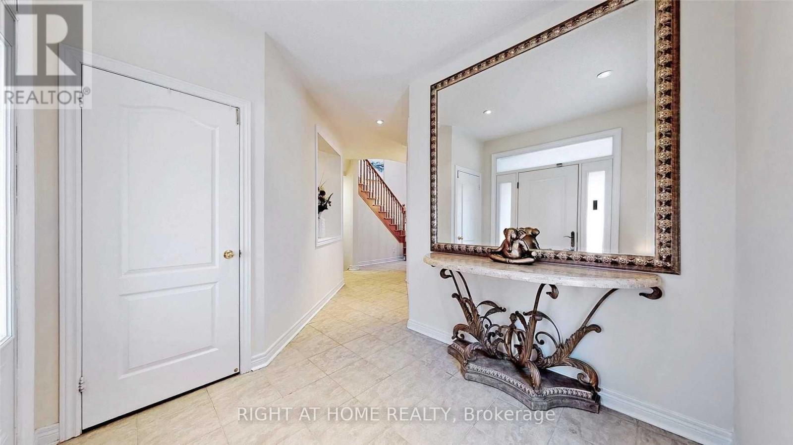 46 Danpatrick Drive, Richmond Hill, ON - Indoor Photo Showing Other Room