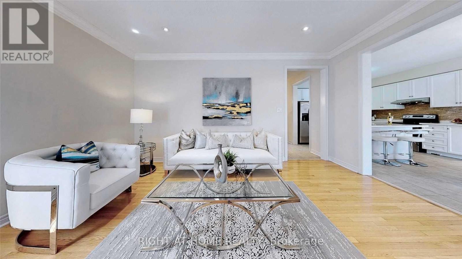 46 Danpatrick Drive, Richmond Hill, ON - Indoor Photo Showing Living Room