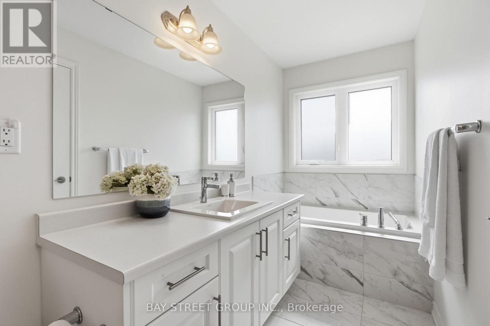 30 Velvet Drive, Whitby, ON - Indoor Photo Showing Bathroom
