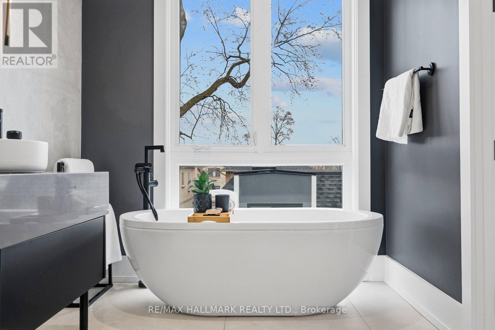 171 Durant Avenue, Toronto, ON - Indoor Photo Showing Laundry Room