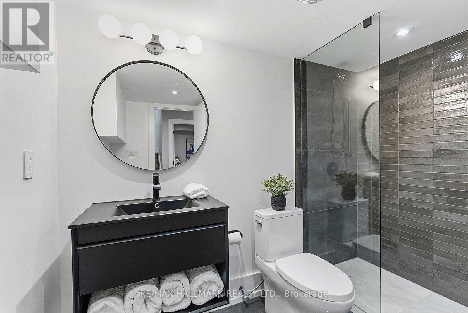 171 Durant Avenue, Toronto, ON - Indoor Photo Showing Bathroom