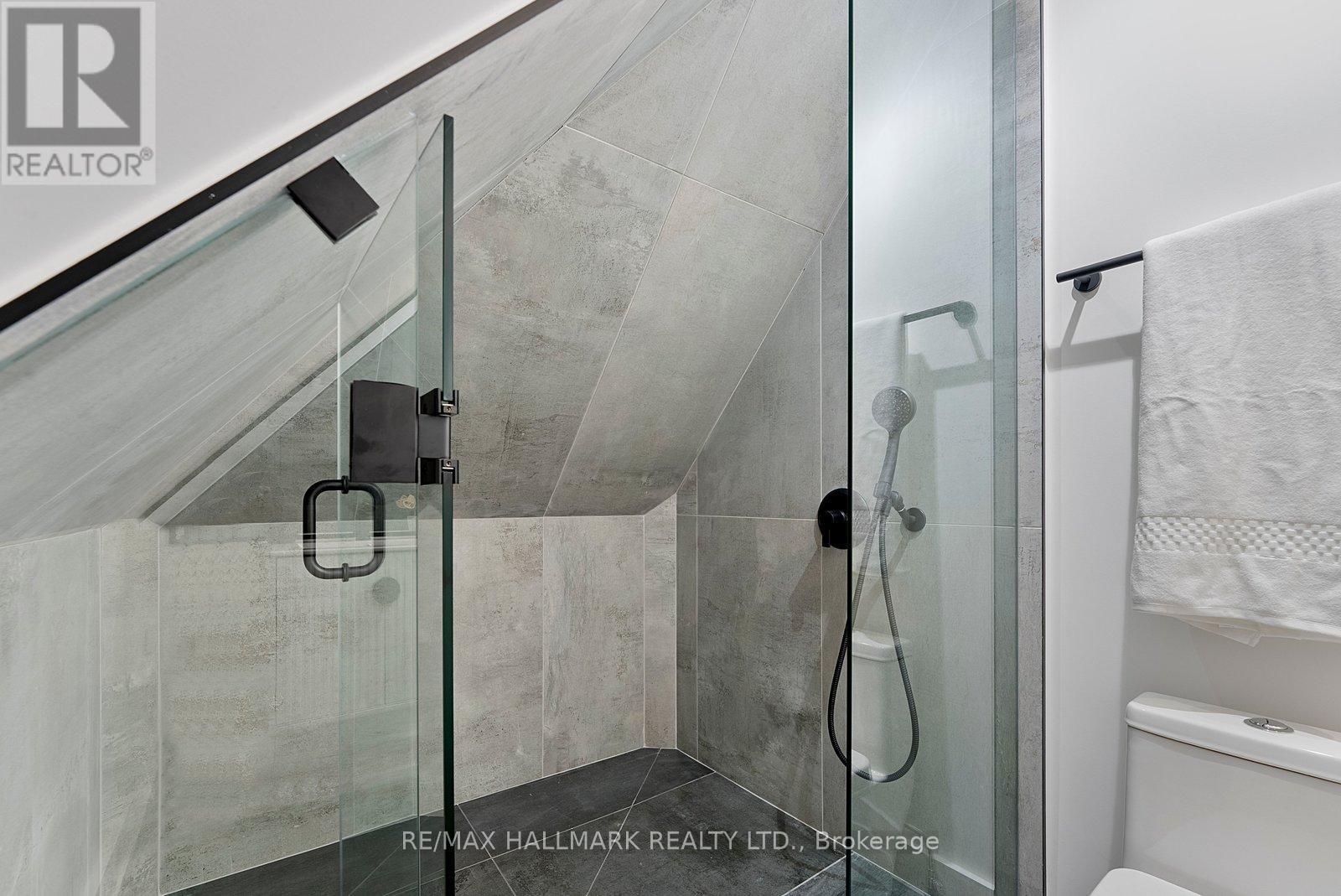 171 Durant Avenue, Toronto, ON - Indoor Photo Showing Bathroom