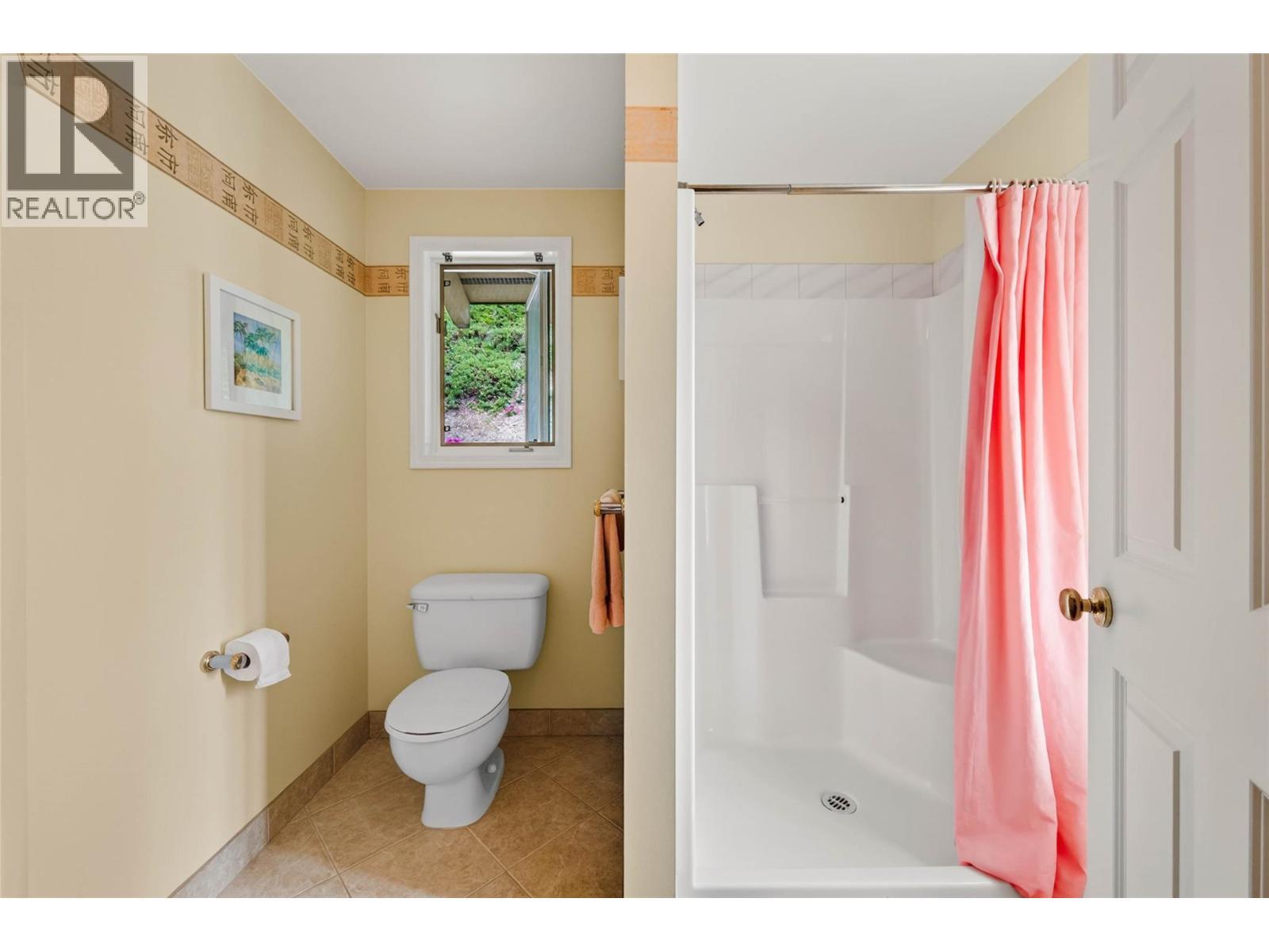 6714 3A Highway, Nelson, BC - Indoor Photo Showing Bathroom