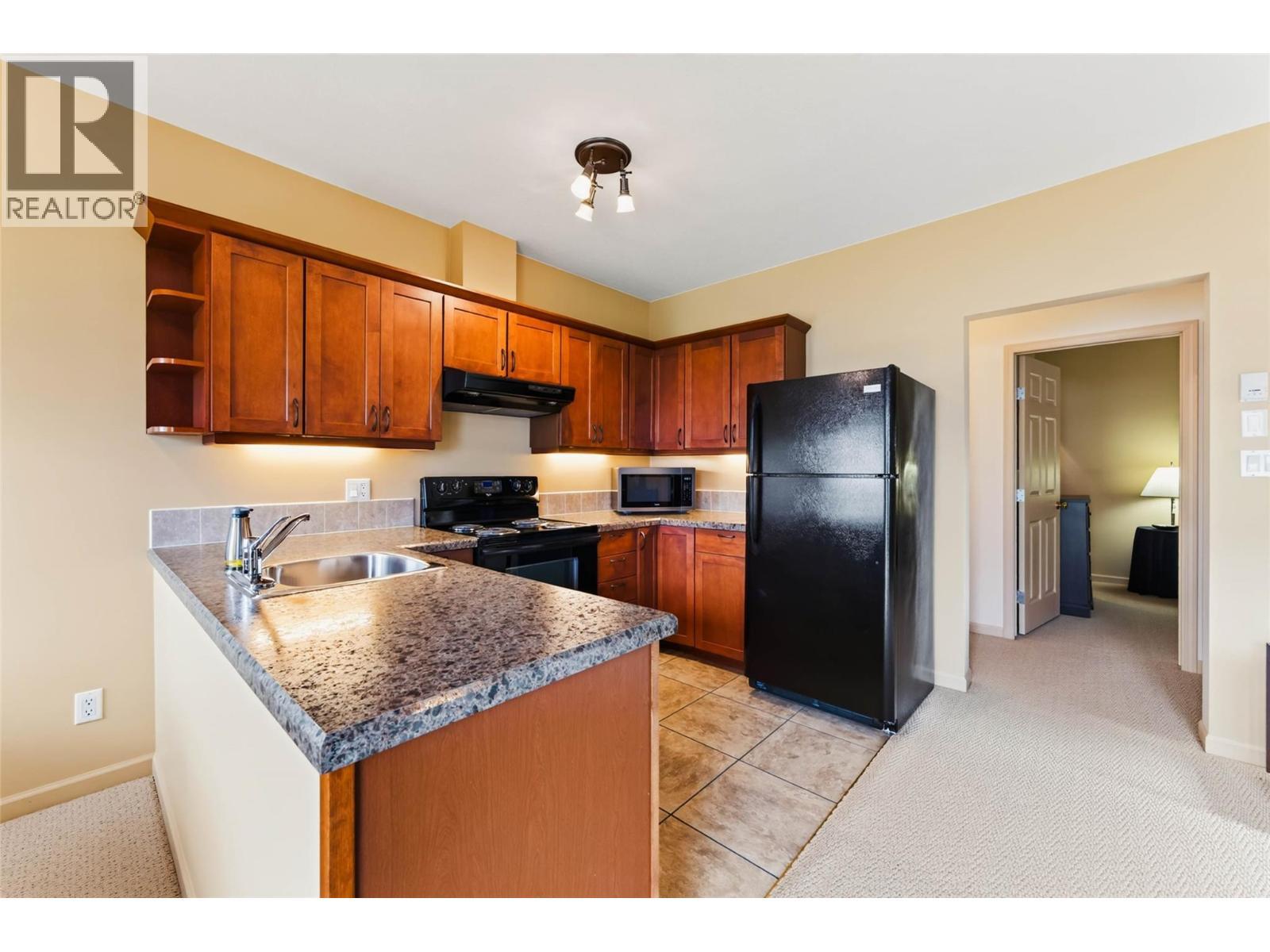 6714 3A Highway, Nelson, BC - Indoor Photo Showing Kitchen