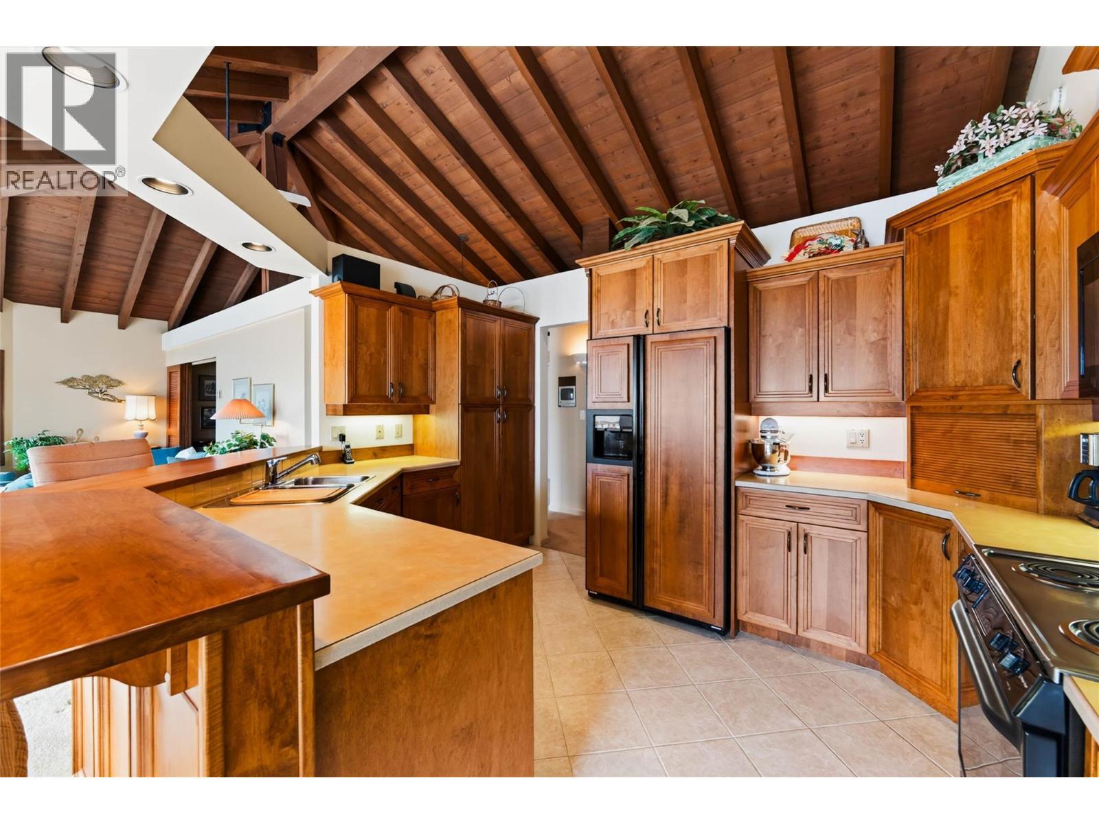 6714 3A Highway, Nelson, BC - Indoor Photo Showing Kitchen
