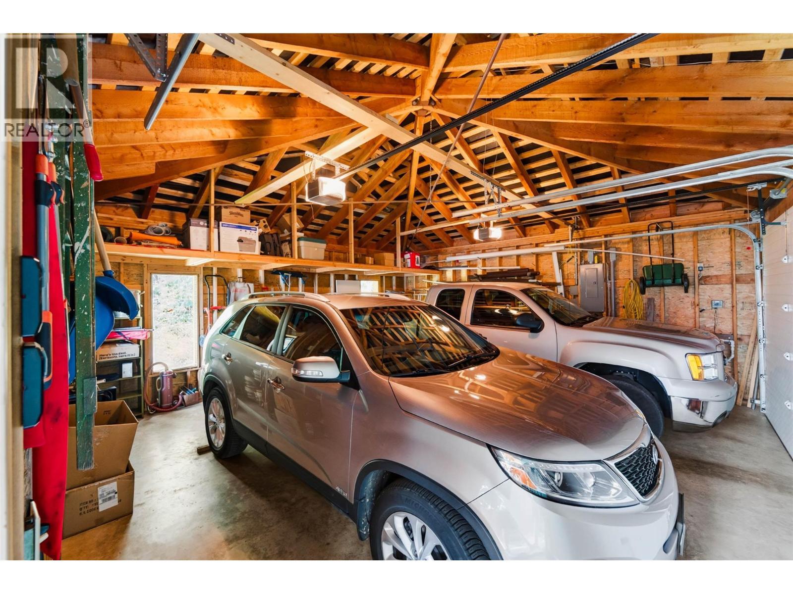6714 3A Highway, Nelson, BC - Indoor Photo Showing Garage