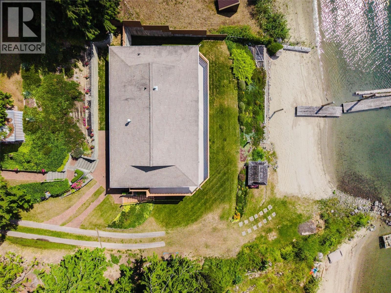 6714 3A Highway, Nelson, BC - Outdoor