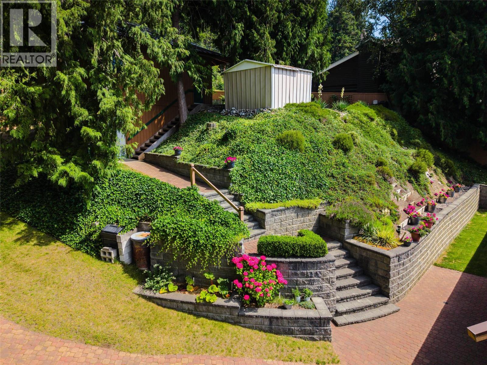6714 3A Highway, Nelson, BC - Outdoor