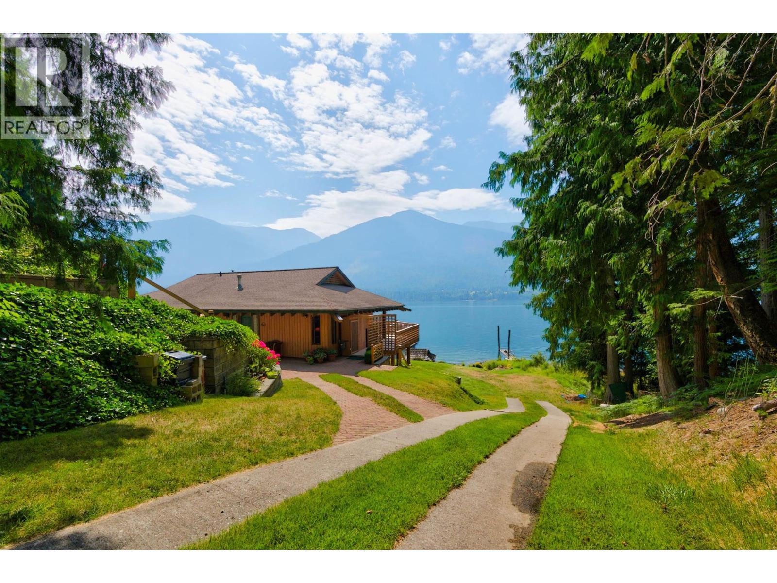 6714 3A Highway, Nelson, BC - Outdoor