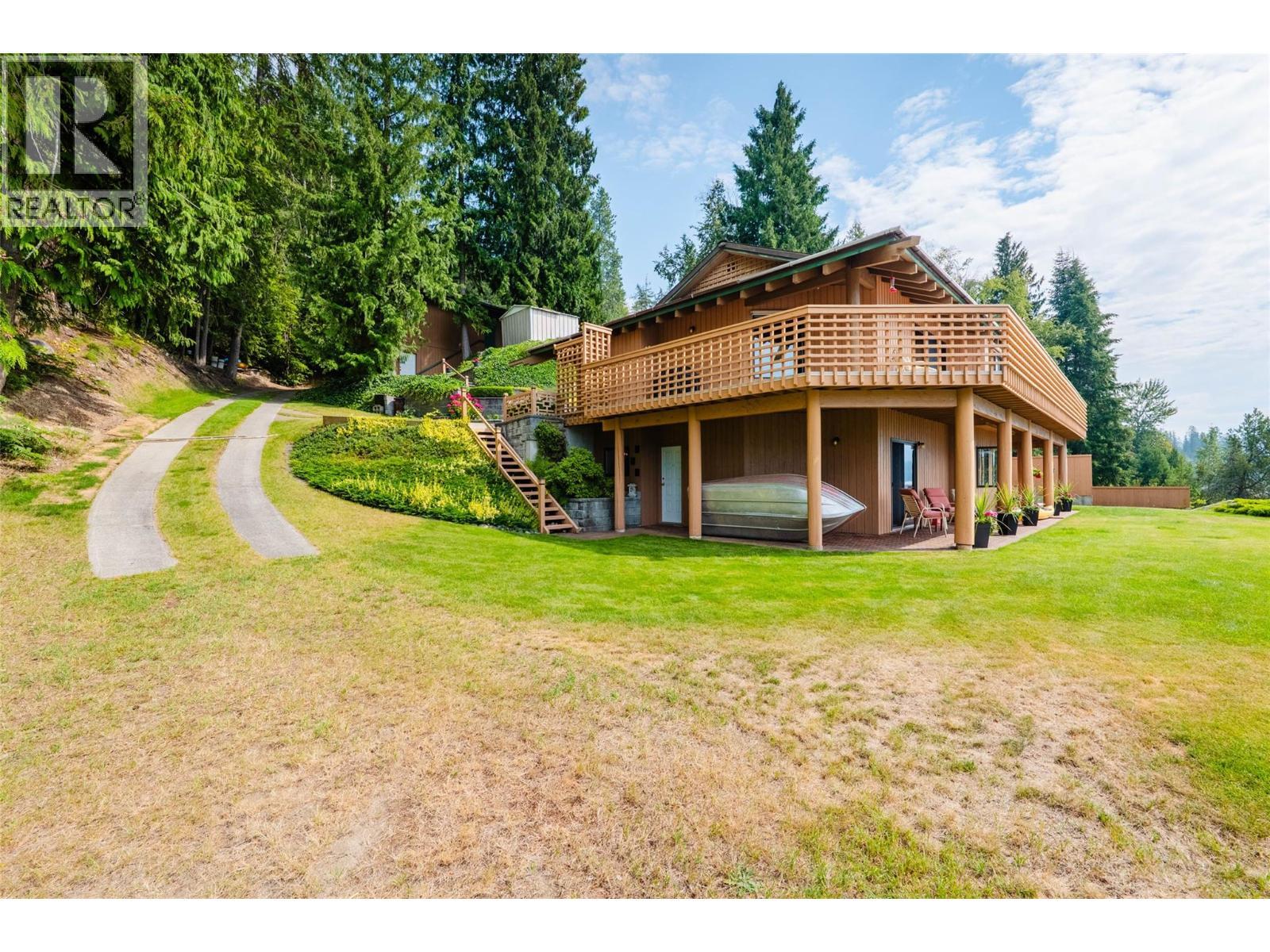6714 3A Highway, Nelson, BC - Outdoor With Deck Patio Veranda