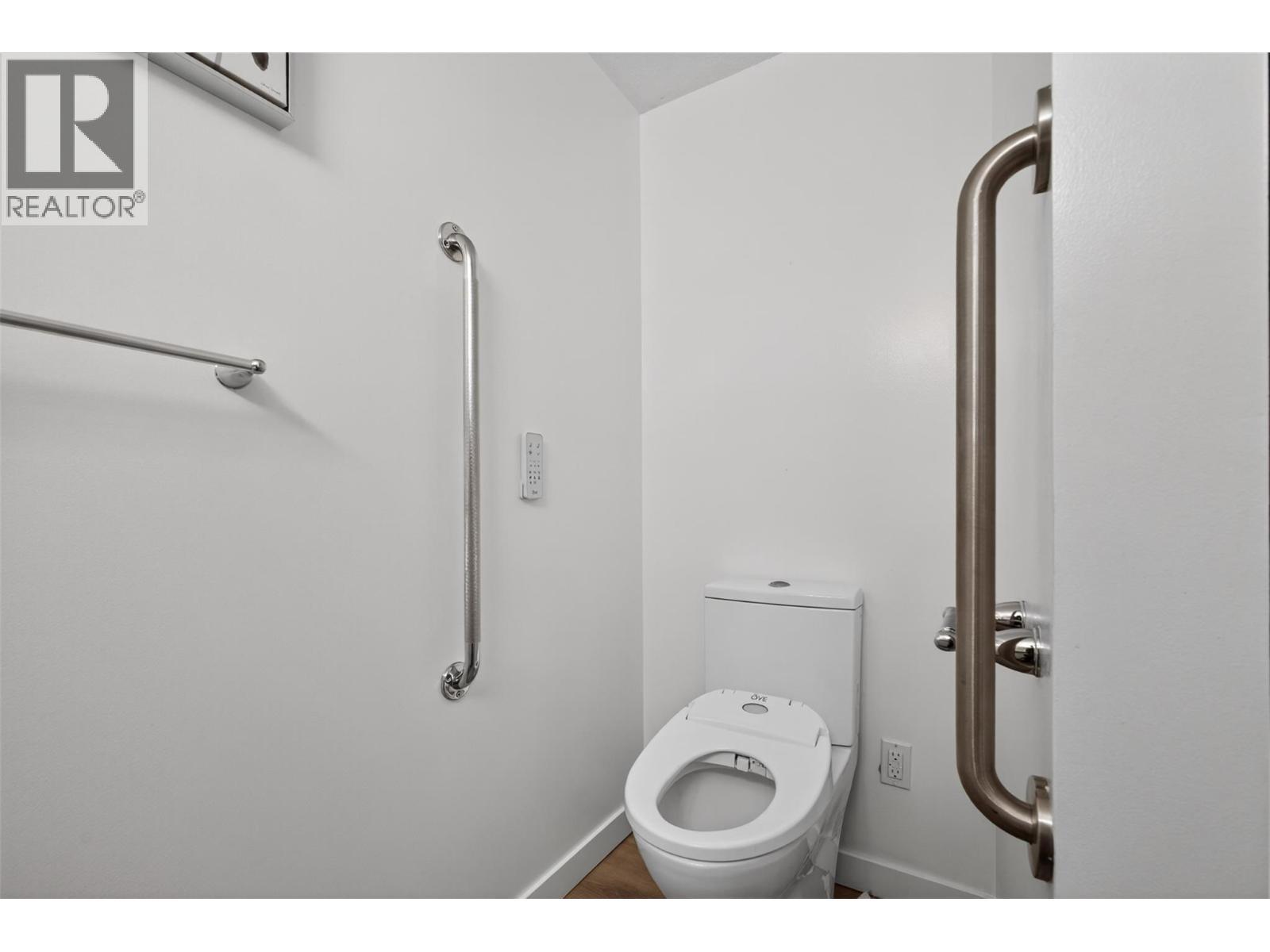 1610 Gordon Drive Unit# 101 Lot# 1, Kelowna, BC - Indoor Photo Showing Bathroom