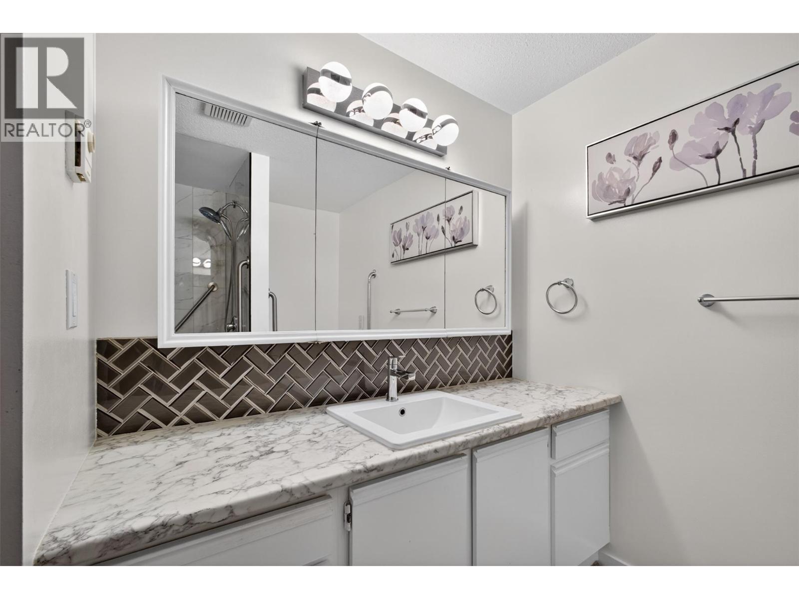 1610 Gordon Drive Unit# 101 Lot# 1, Kelowna, BC - Indoor Photo Showing Bathroom
