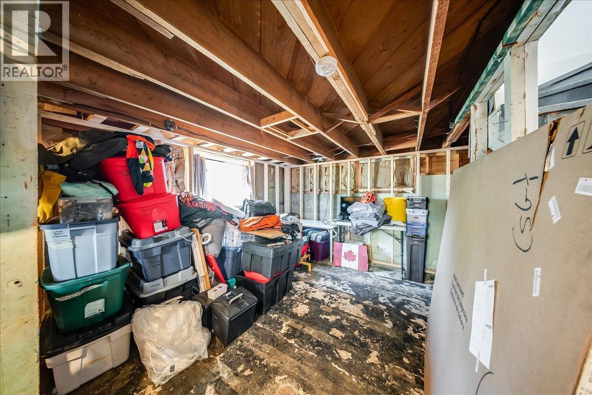 795 Kipling Street, Warfield, BC - Indoor Photo Showing Basement