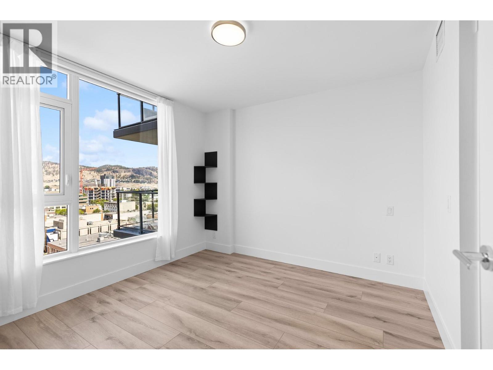 1588 Ellis Street Unit# 1101, Kelowna, BC - Indoor Photo Showing Other Room