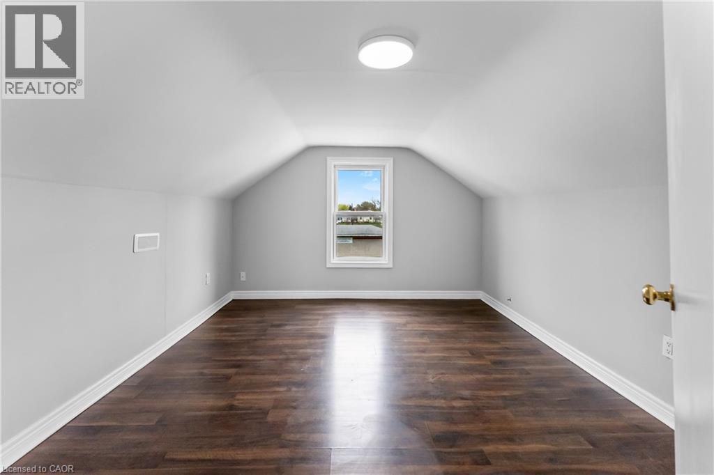 20 Lloyd Street, St. Catharines, ON - Indoor Photo Showing Other Room