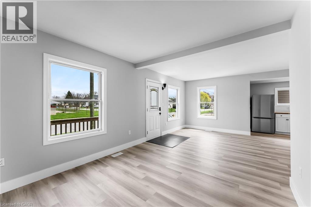 20 Lloyd Street, St. Catharines, ON - Indoor