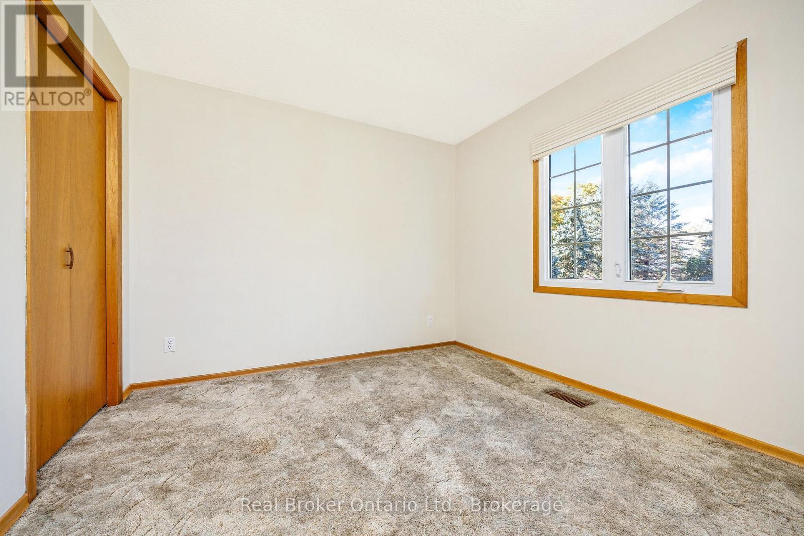 8759 Wellington 124 Road, Erin, ON - Indoor Photo Showing Other Room
