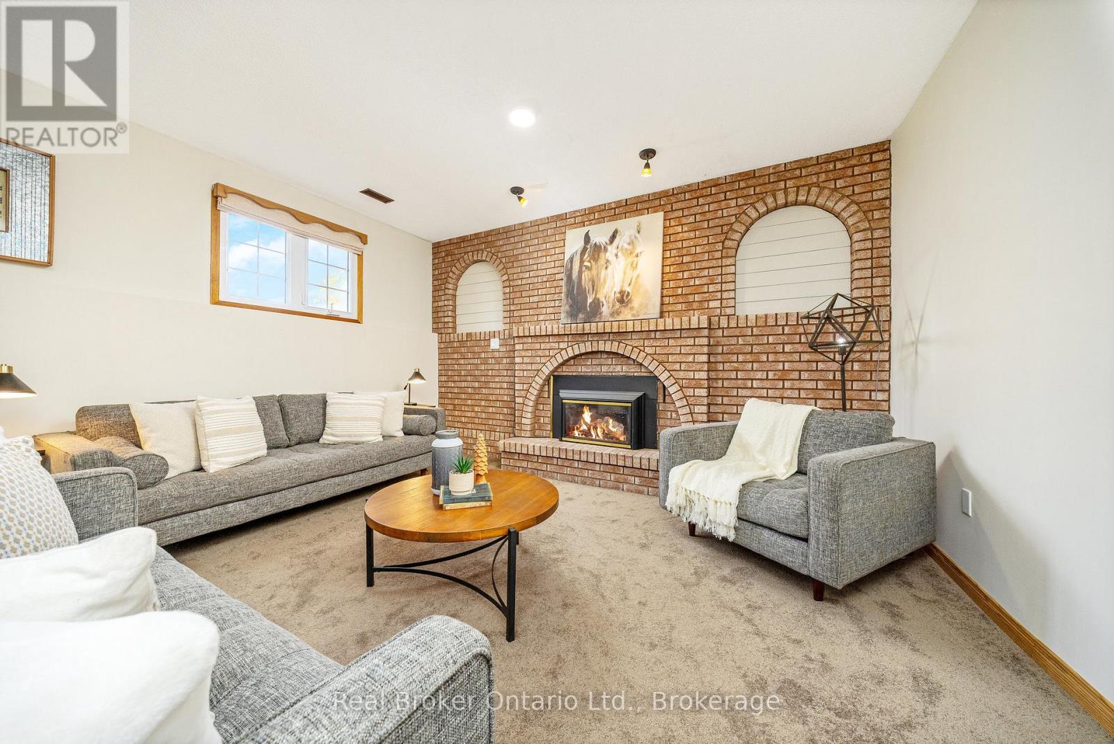 8759 Wellington 124 Road, Erin, ON - Indoor Photo Showing Living Room With Fireplace