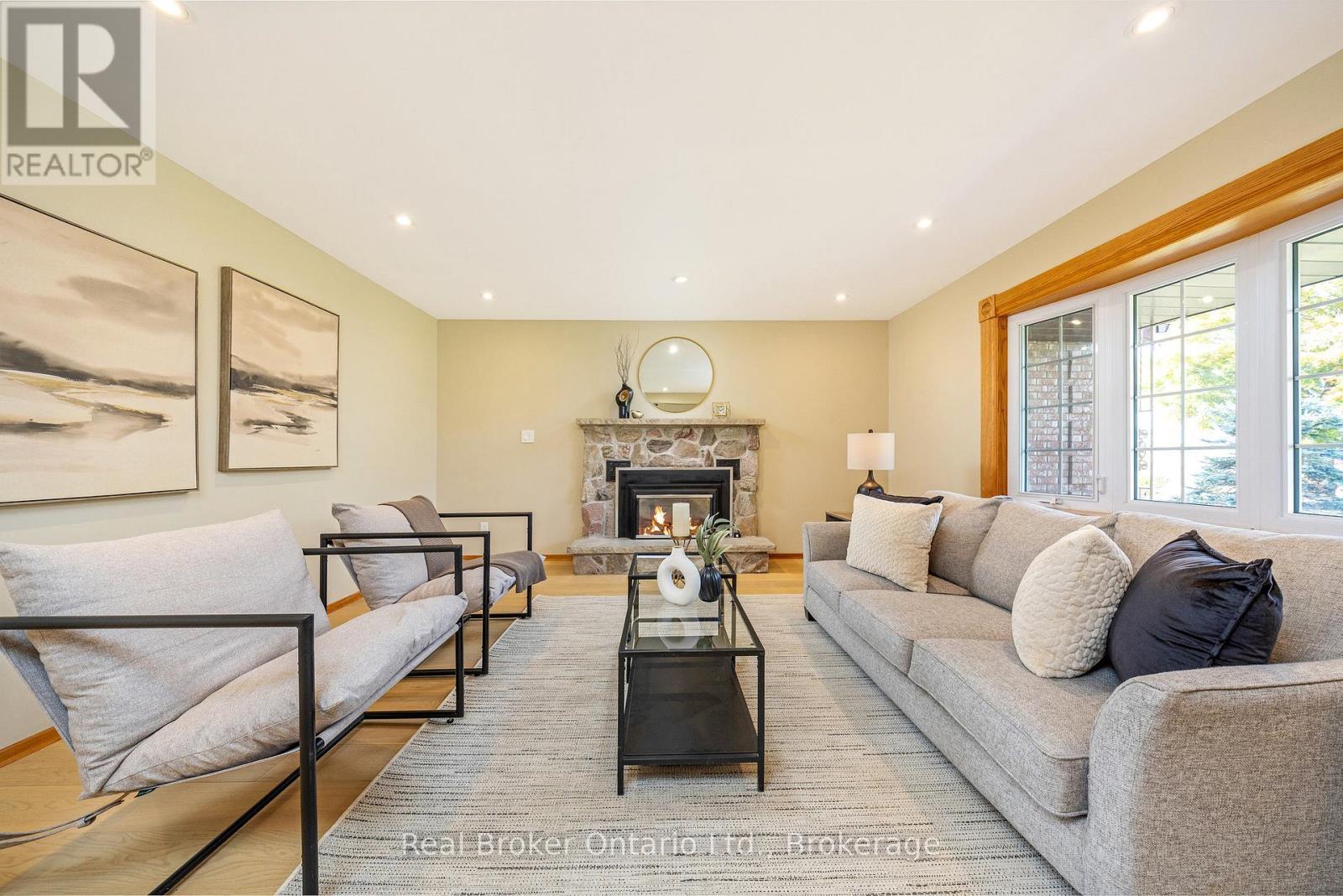 8759 Wellington 124 Road, Erin, ON - Indoor Photo Showing Living Room With Fireplace