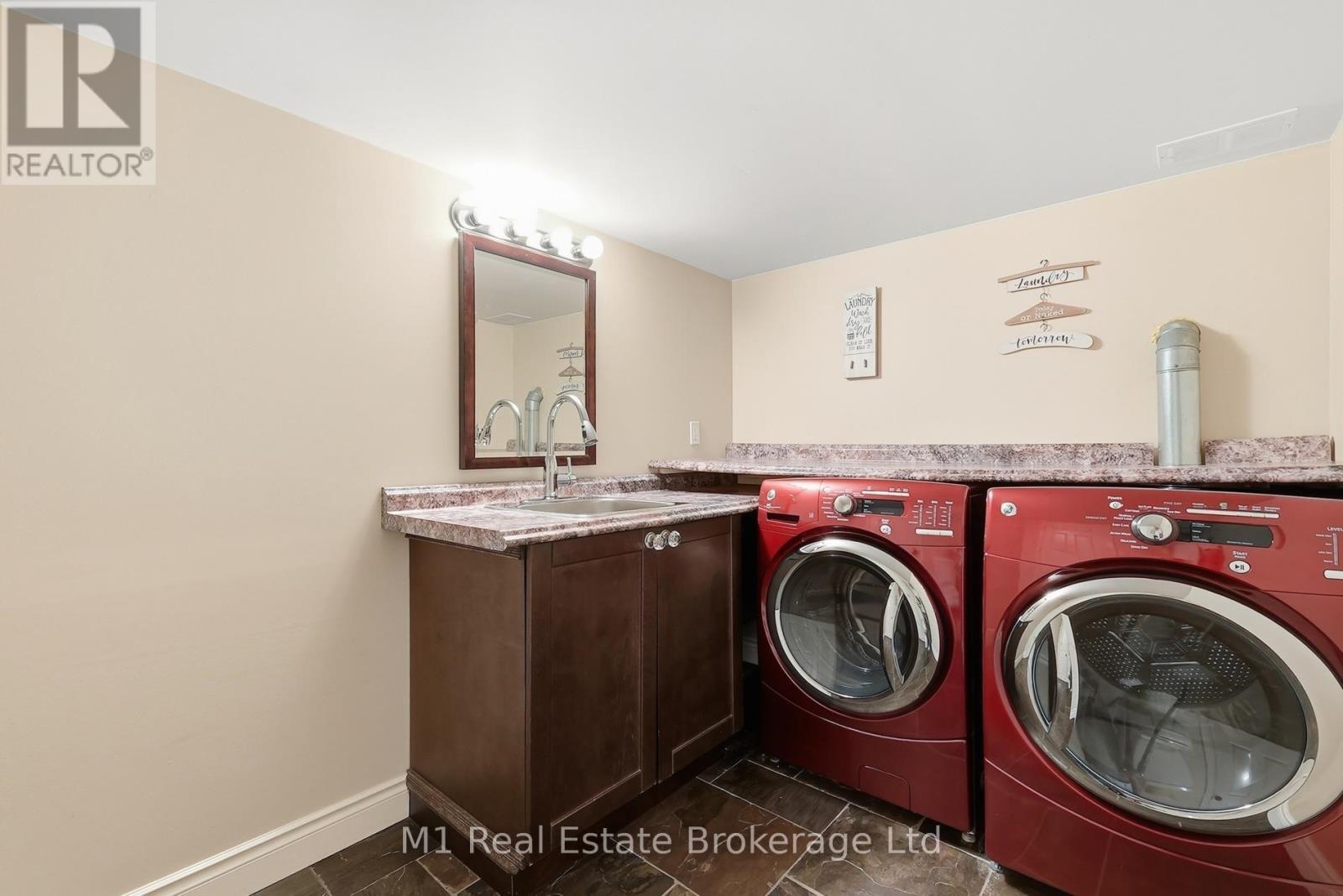 88 Conservation Trail, Centre Wellington (Belwood), ON - Indoor Photo Showing Laundry Room