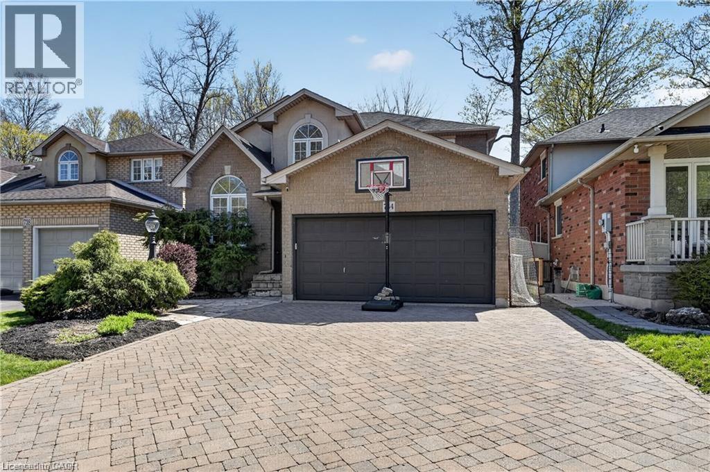734 Brigadoon Drive, Hamilton, ON - Outdoor With Facade