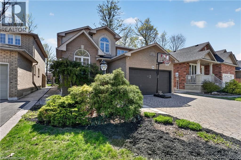734 Brigadoon Drive, Hamilton, ON - Outdoor With Facade