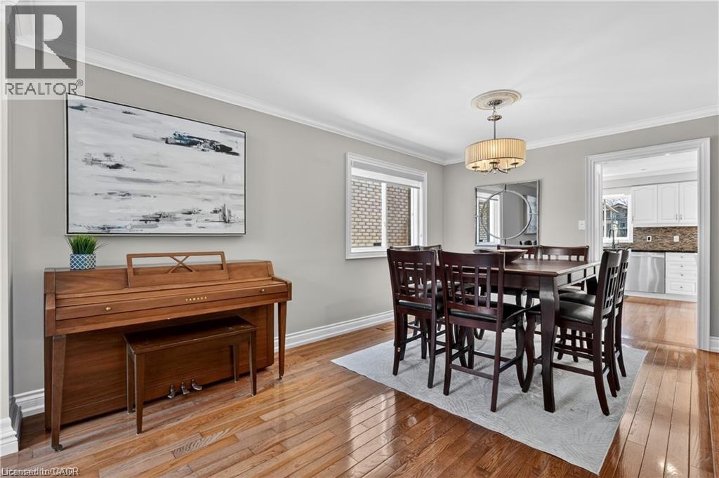 734 Brigadoon Drive, Hamilton, ON - Indoor Photo Showing Dining Room