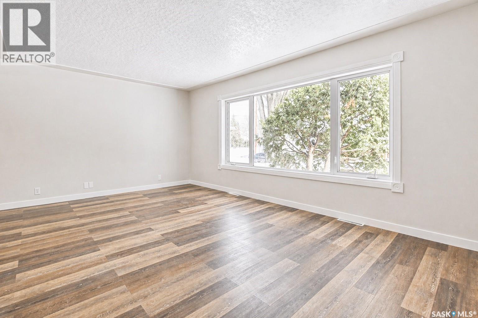 1321 Jubilee Avenue, Regina, SK - Indoor Photo Showing Other Room