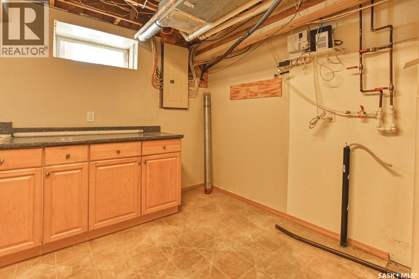 1321 Jubilee Avenue, Regina, SK - Indoor Photo Showing Basement