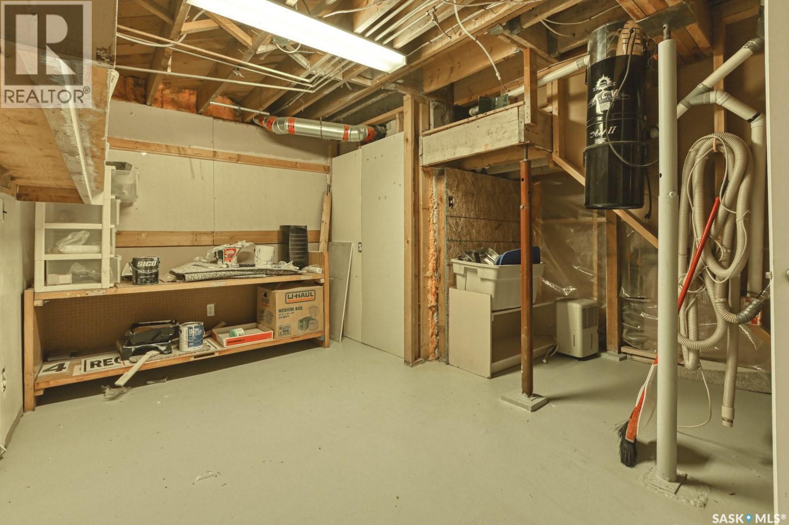 1321 Jubilee Avenue, Regina, SK - Indoor Photo Showing Basement