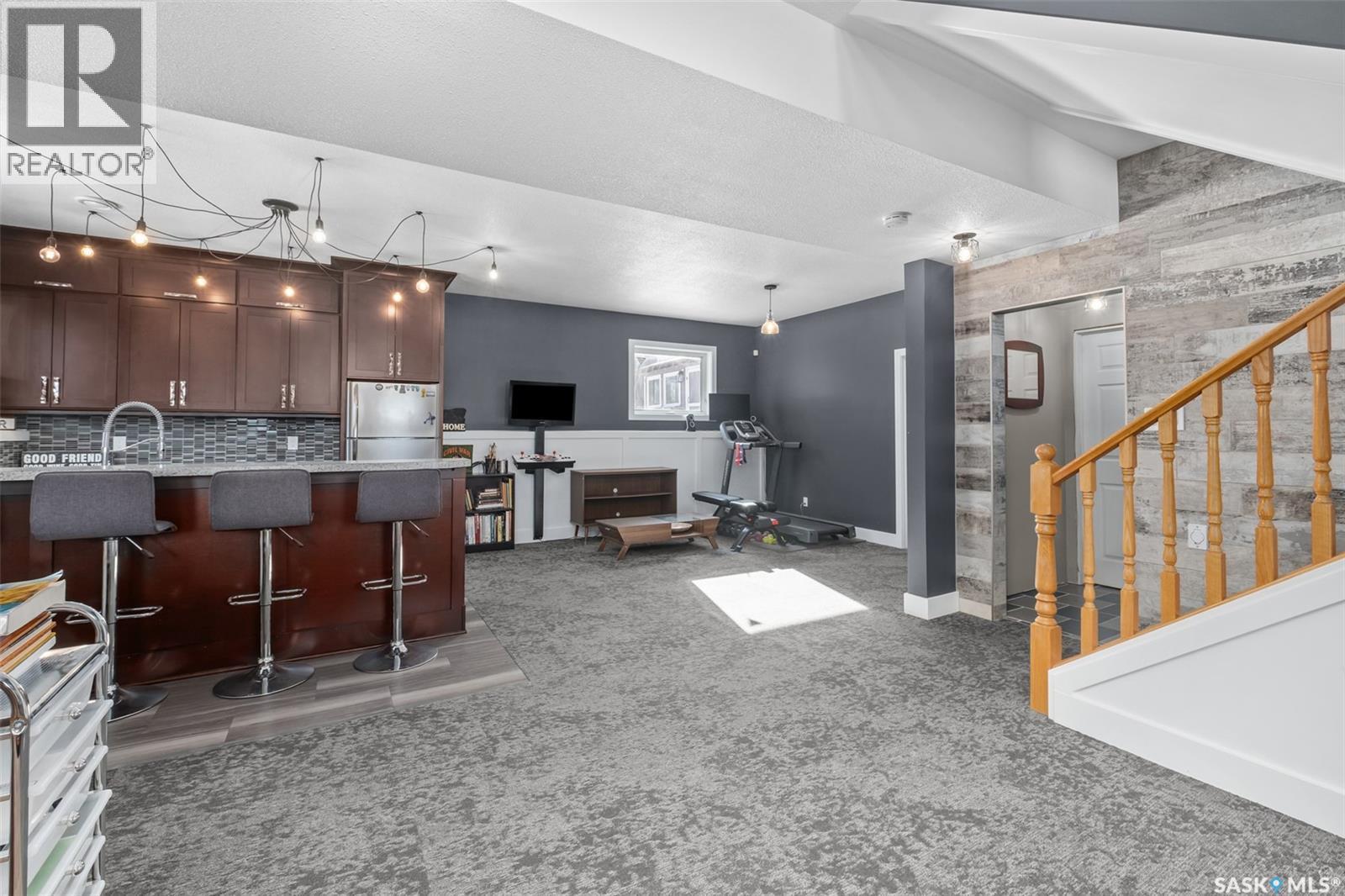 808 Lakeridge Drive, Buckland Rm No. 491, SK - Indoor Photo Showing Kitchen With Upgraded Kitchen